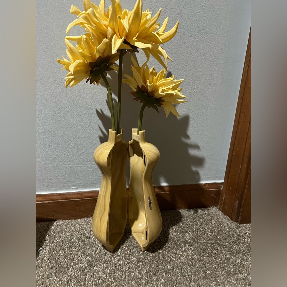 Cult Gaia Dee Dee Clutch - Picture 7 of 13